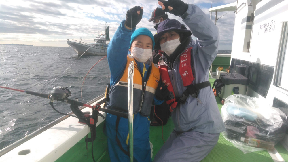 📸🎣令和３年１１月２３日(火曜日、勤労感謝の日) 金沢八景 三喜丸 タチウオ
